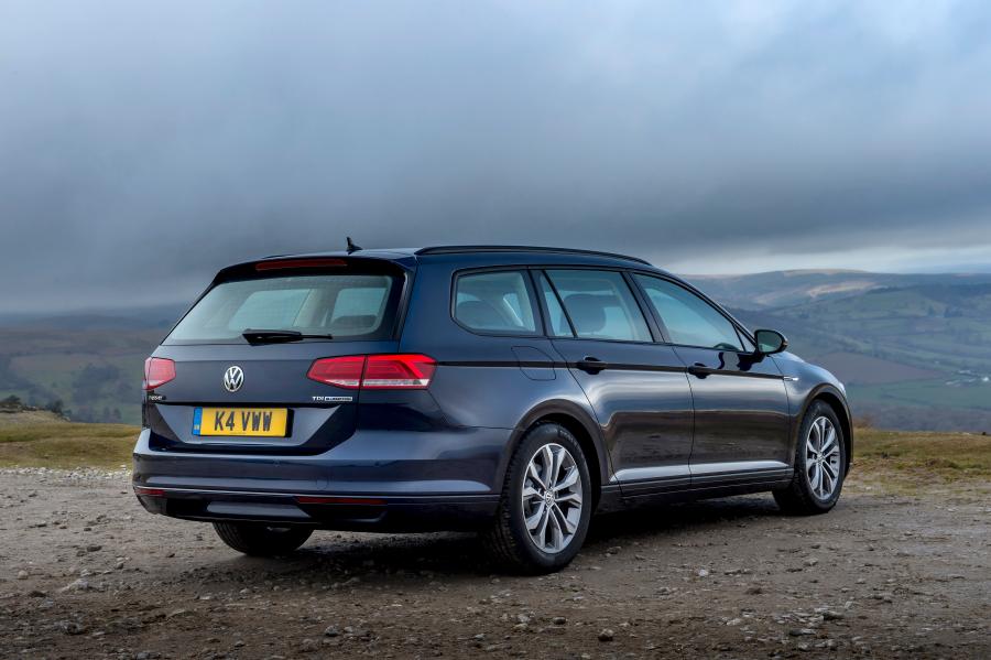 Volkswagen Passat Estate BlueMotion 2015 года  (UK) (фото 6 из 30)